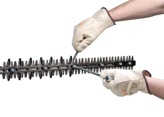 Knife adjustment set